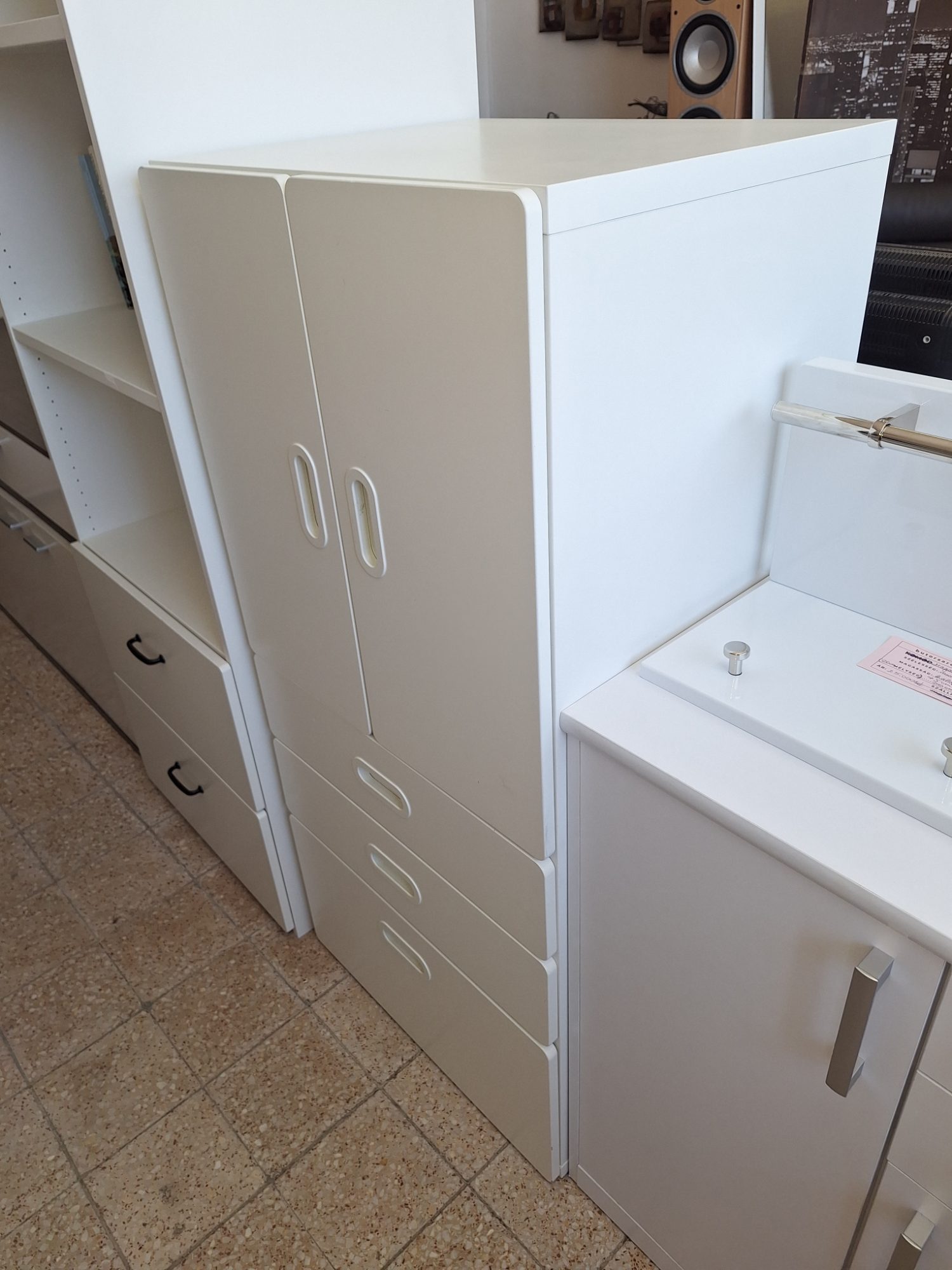Ikeás praktikus ruhás szekrény Stuva márka – 3. nézet