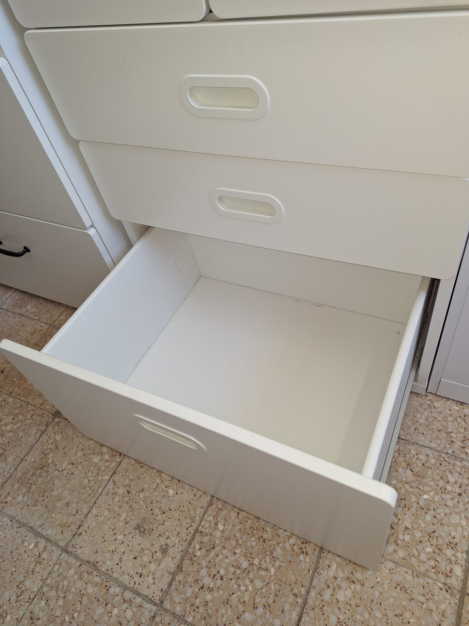 Ikeás praktikus ruhás szekrény Stuva márka – 6. nézet