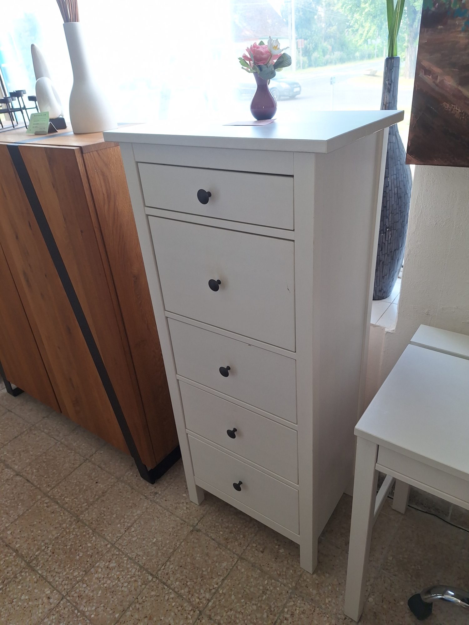 5 fiókos Ikeás Hemnes komód fehérre pácolt a letenyei Bútorsarok kínálatában